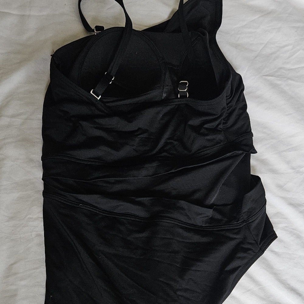 Lands' End Wmn's 8 One Shoulder High Leg Shine Shirred One Piece Swimsuit Black - Picture 6 of 8